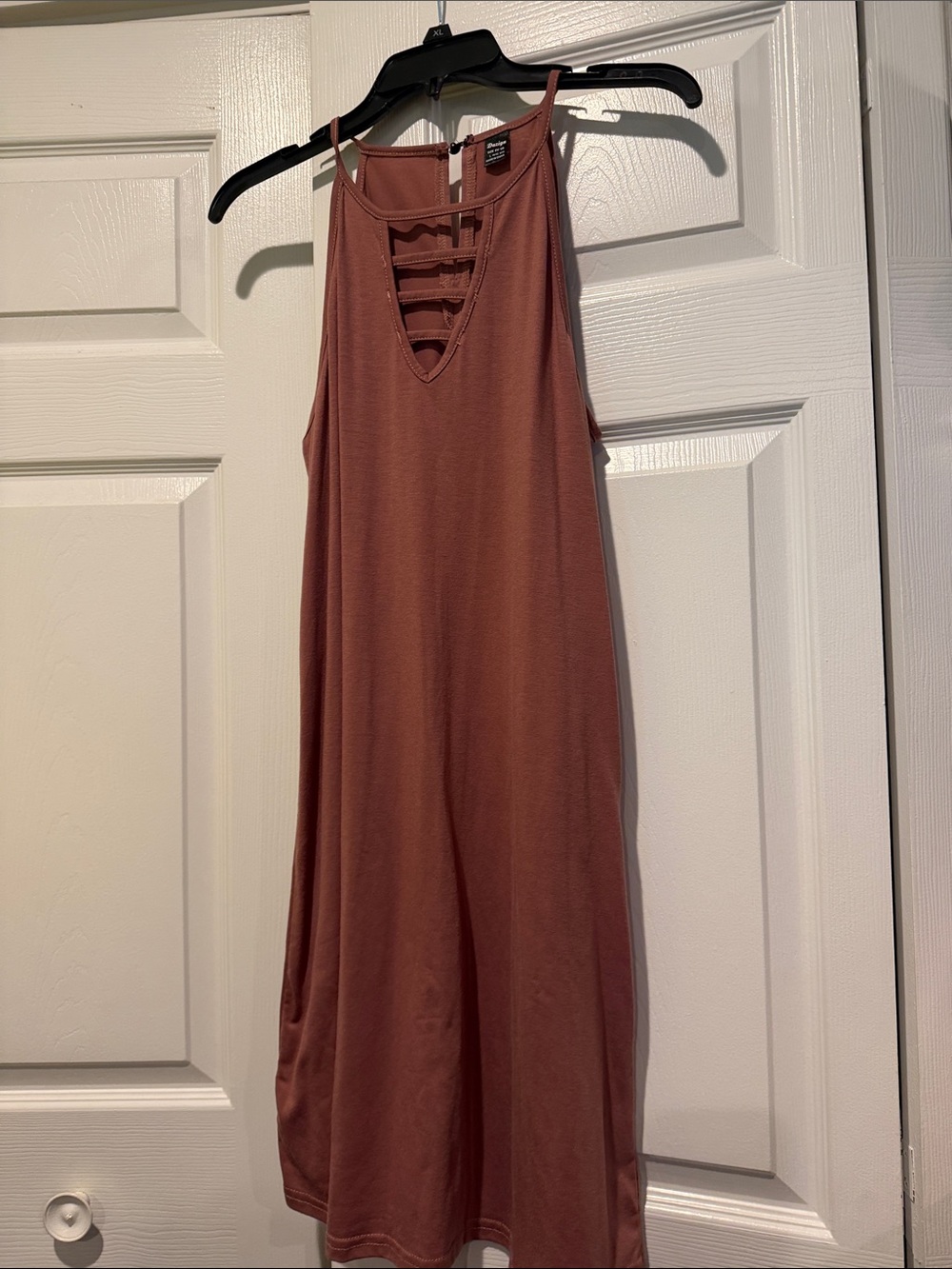 Women's Strappy V-Neck Swing Dress - Rose Brown
